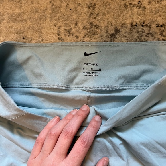 NWT Nike Women’s Dri Fit Bliss Midi Rise Training Skort Size Medium - Picture 7 of 9